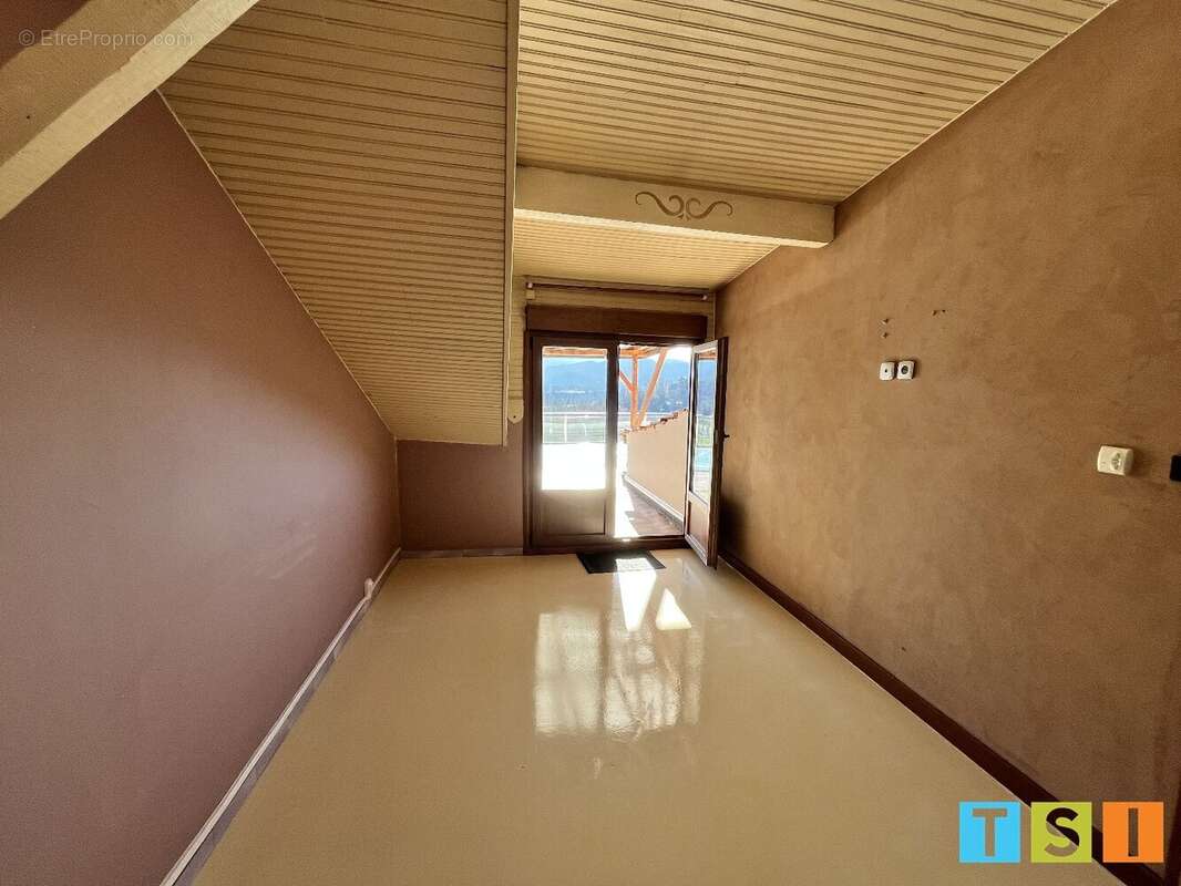 Maison à MONTREJEAU