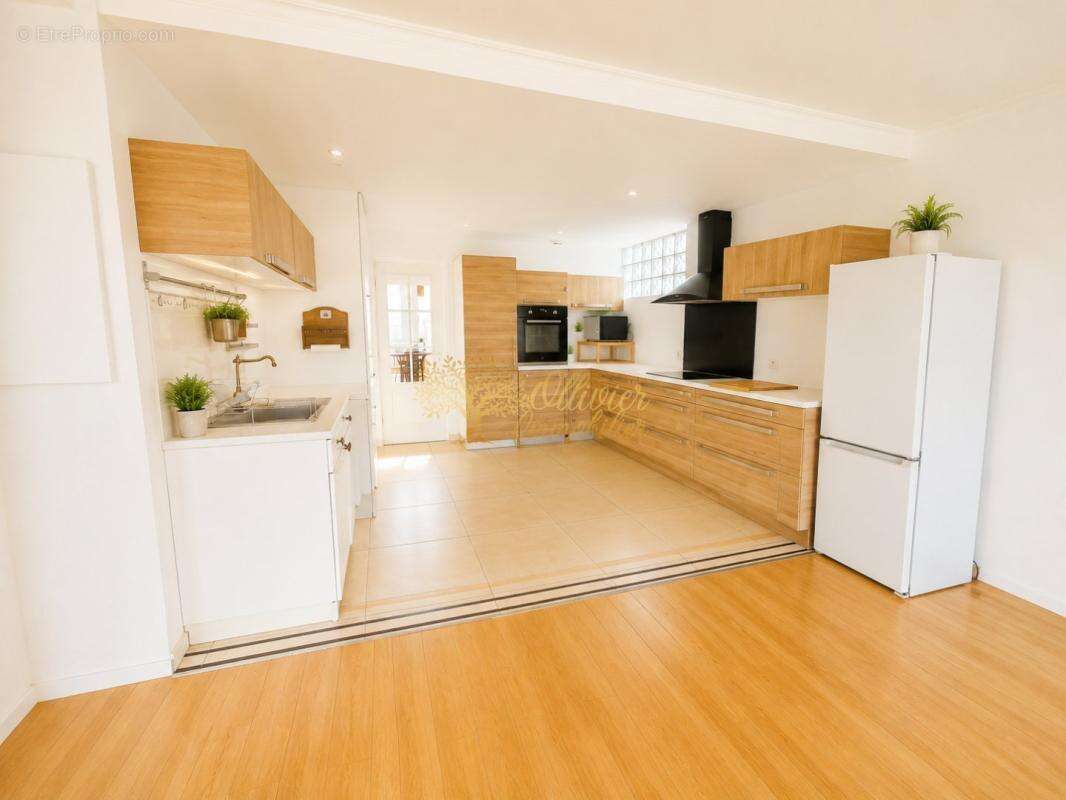 Appartement à SAINT-MAUR-DES-FOSSES