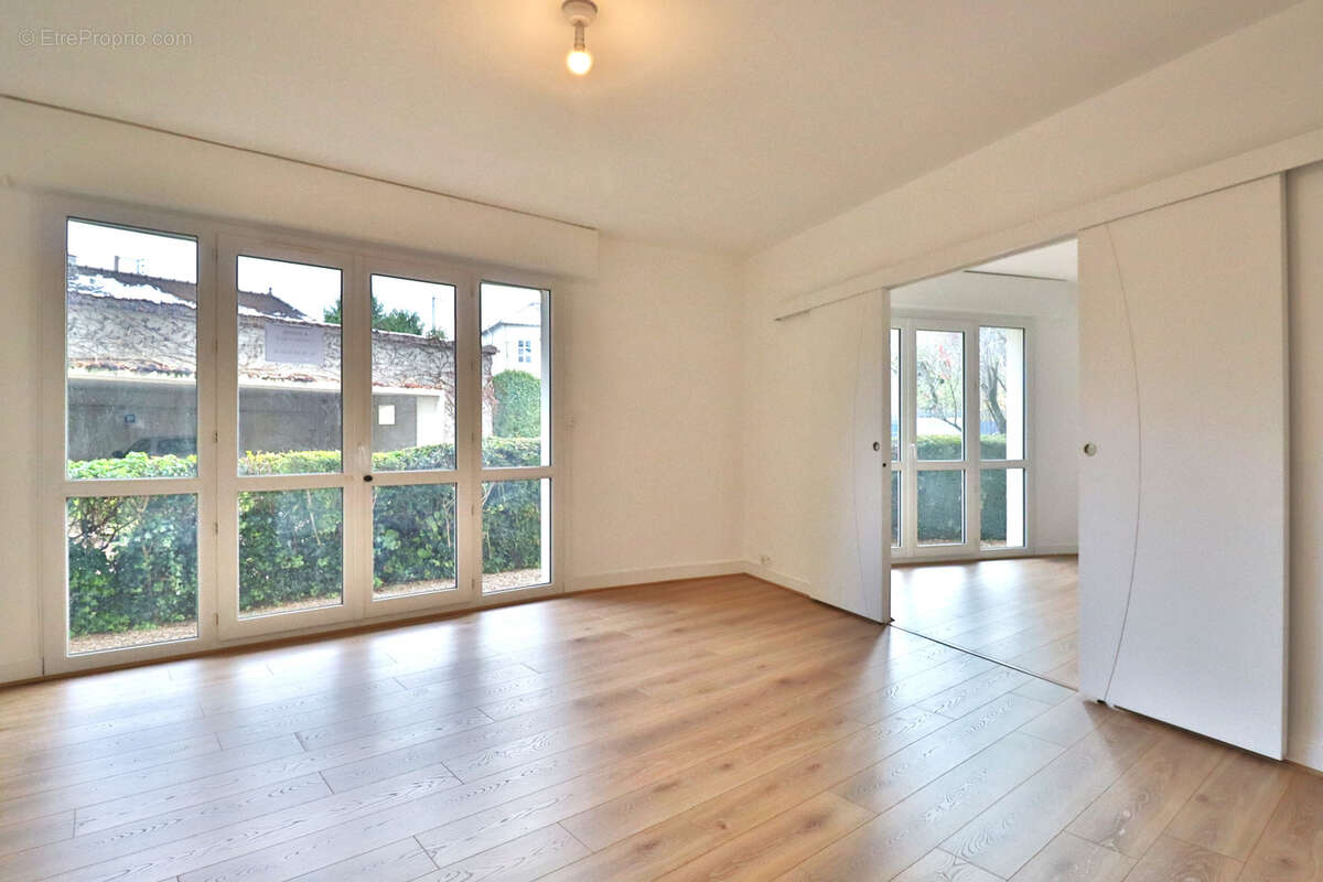 Troyes, Appartement T2, refait à neuf dans résidence pour séniors - photo 2