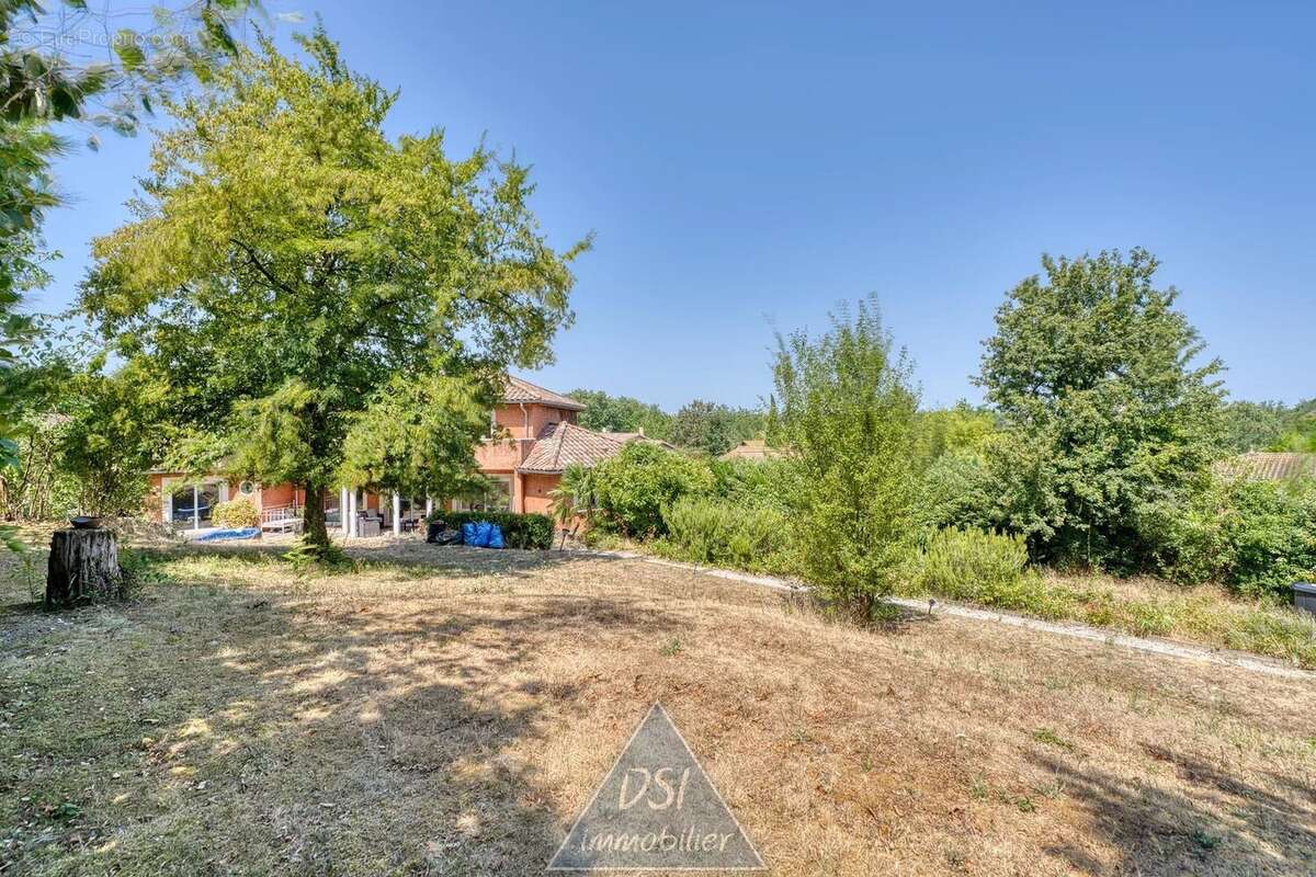 Maison contemporaine de 195 m² – 5 chambres – Terrain de 1 645 m² – NEYRON - photo 11