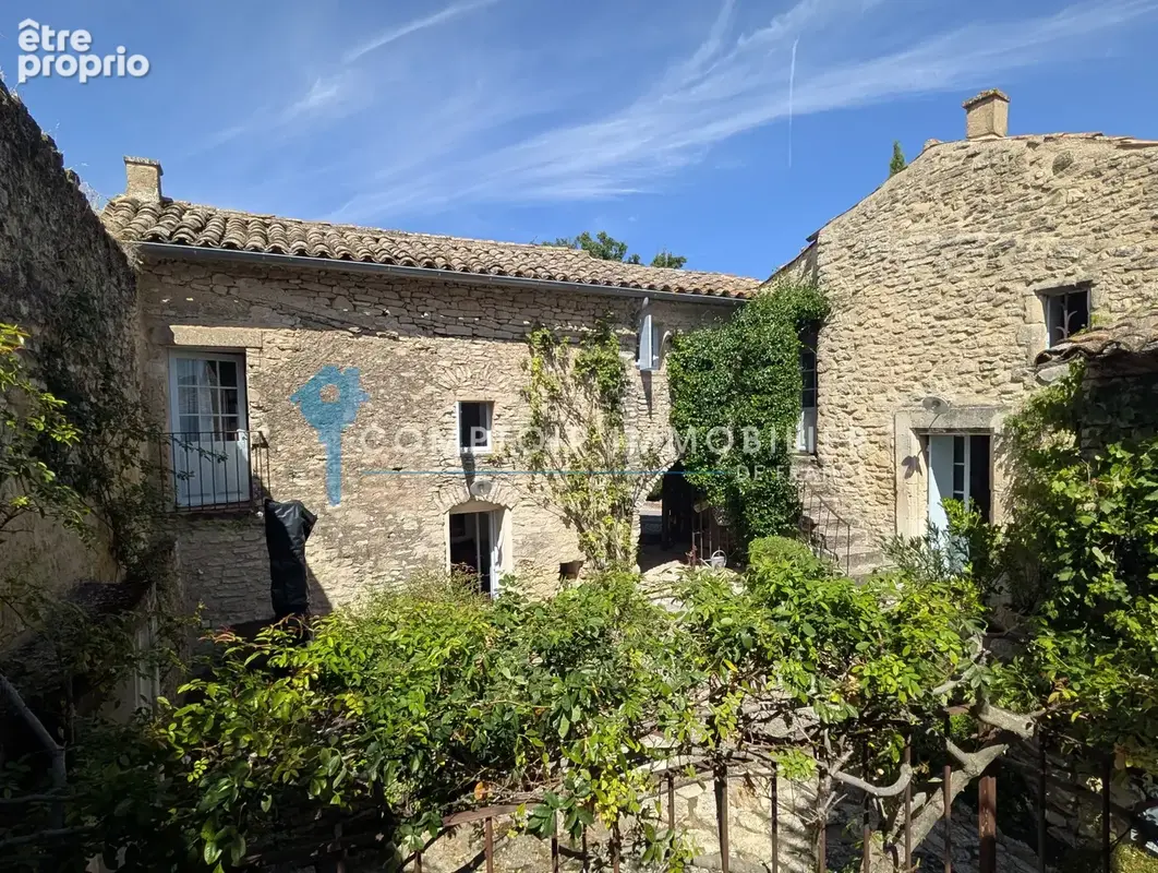 Dept 84 - Goult - Ravissante et atypique propriété en pierre 150 m2 + terrain avec garage et piscine non atten - photo 31