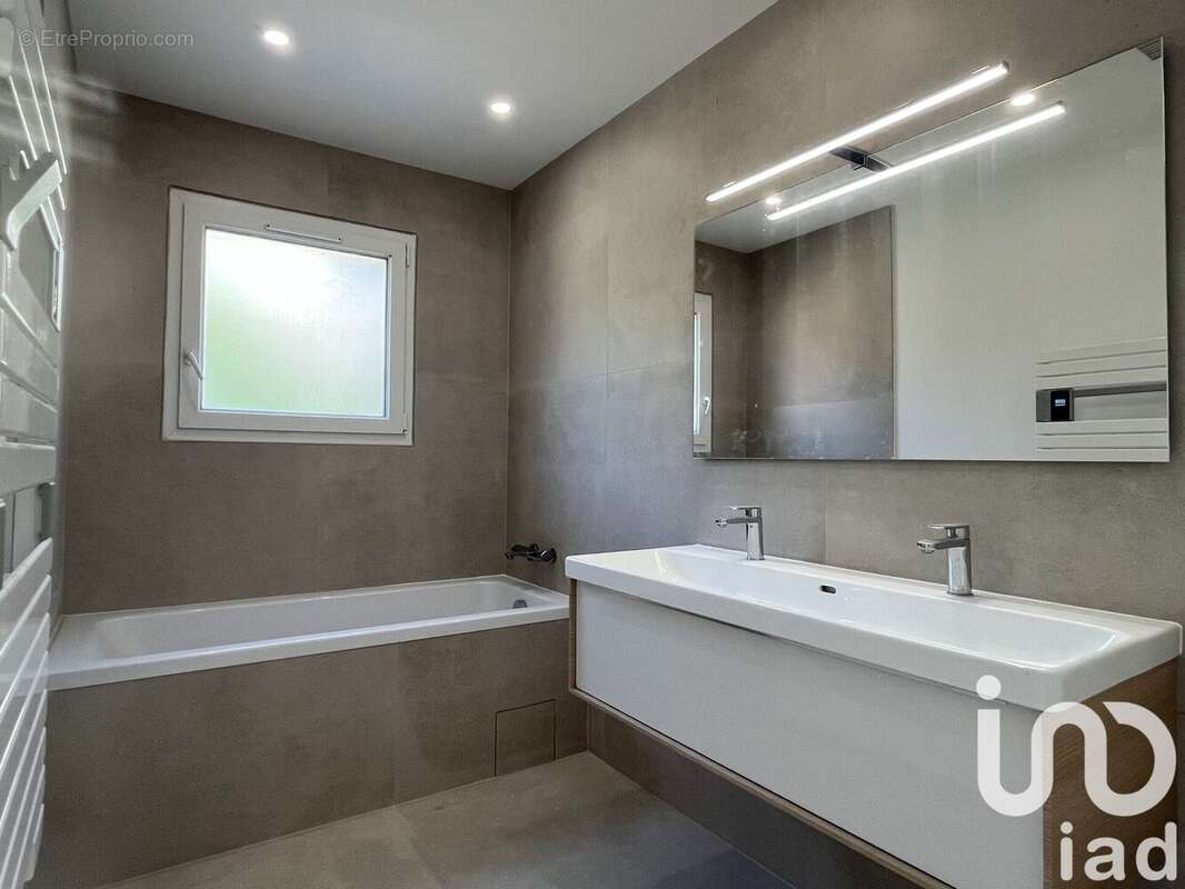 Photo 6 - Maison à CARQUEIRANNE