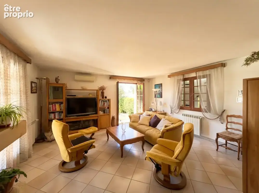 Maison 150 m2 avec piscine, jardin 1 000 m2 et garage — Rodilhan (Proche Nîmes) - photo 7