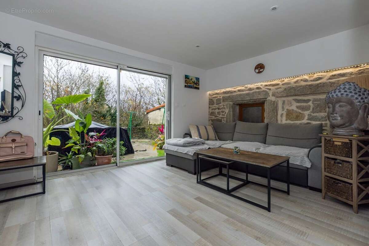 Maison à PORCIEU-AMBLAGNIEU