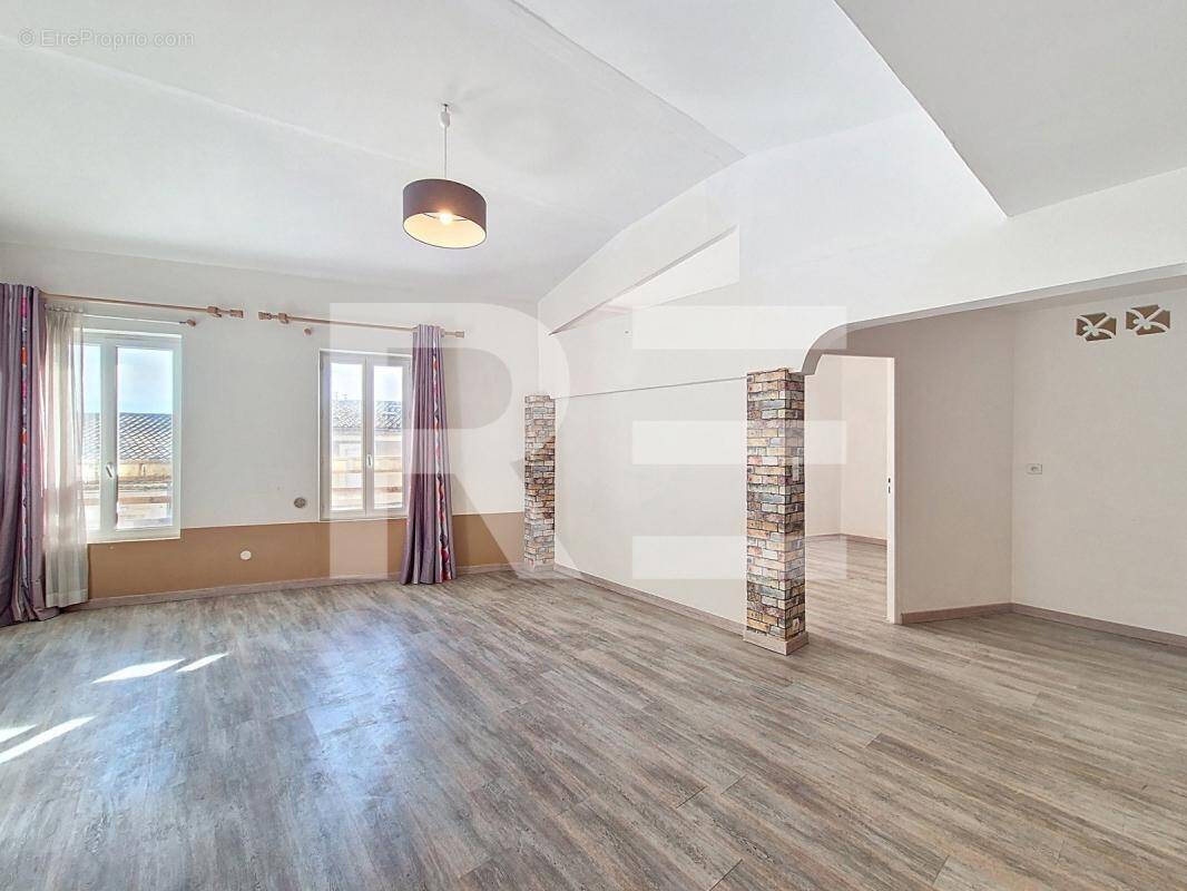 Appartement à LUNEL