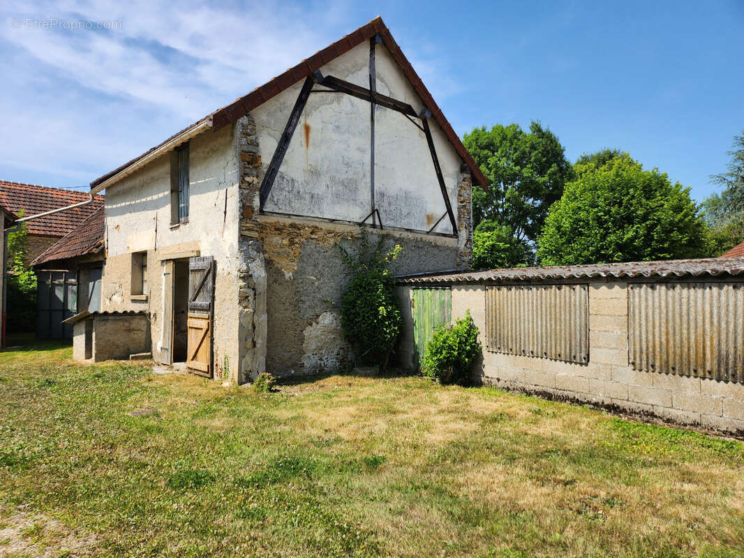 Maison à THOIRY