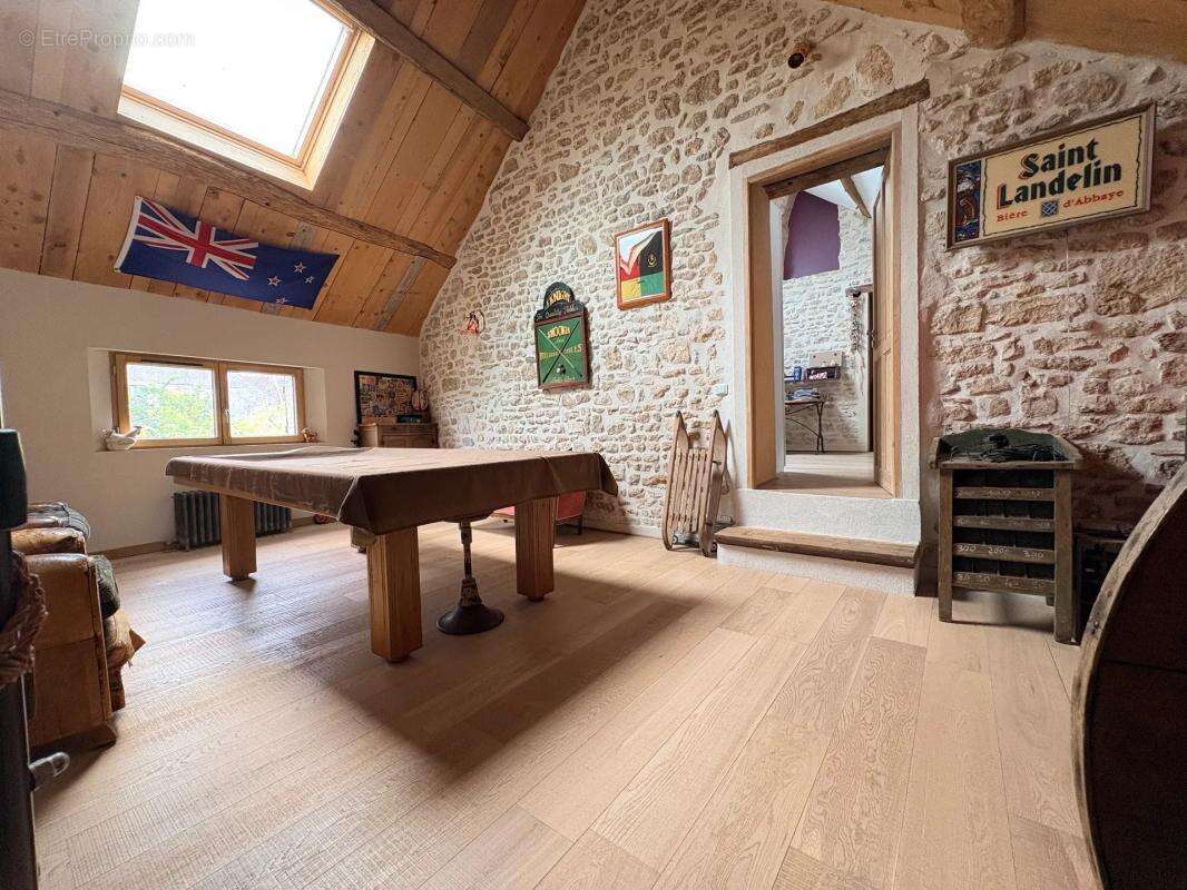 Maison de 7 pièces de 240 m² - photo 9