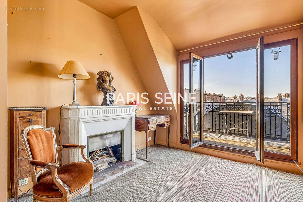 Appartement à PARIS-7E