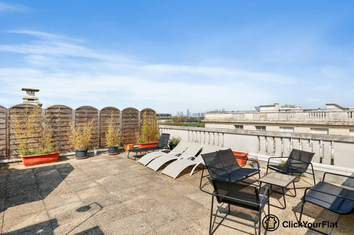 Appartement à PARIS-16E