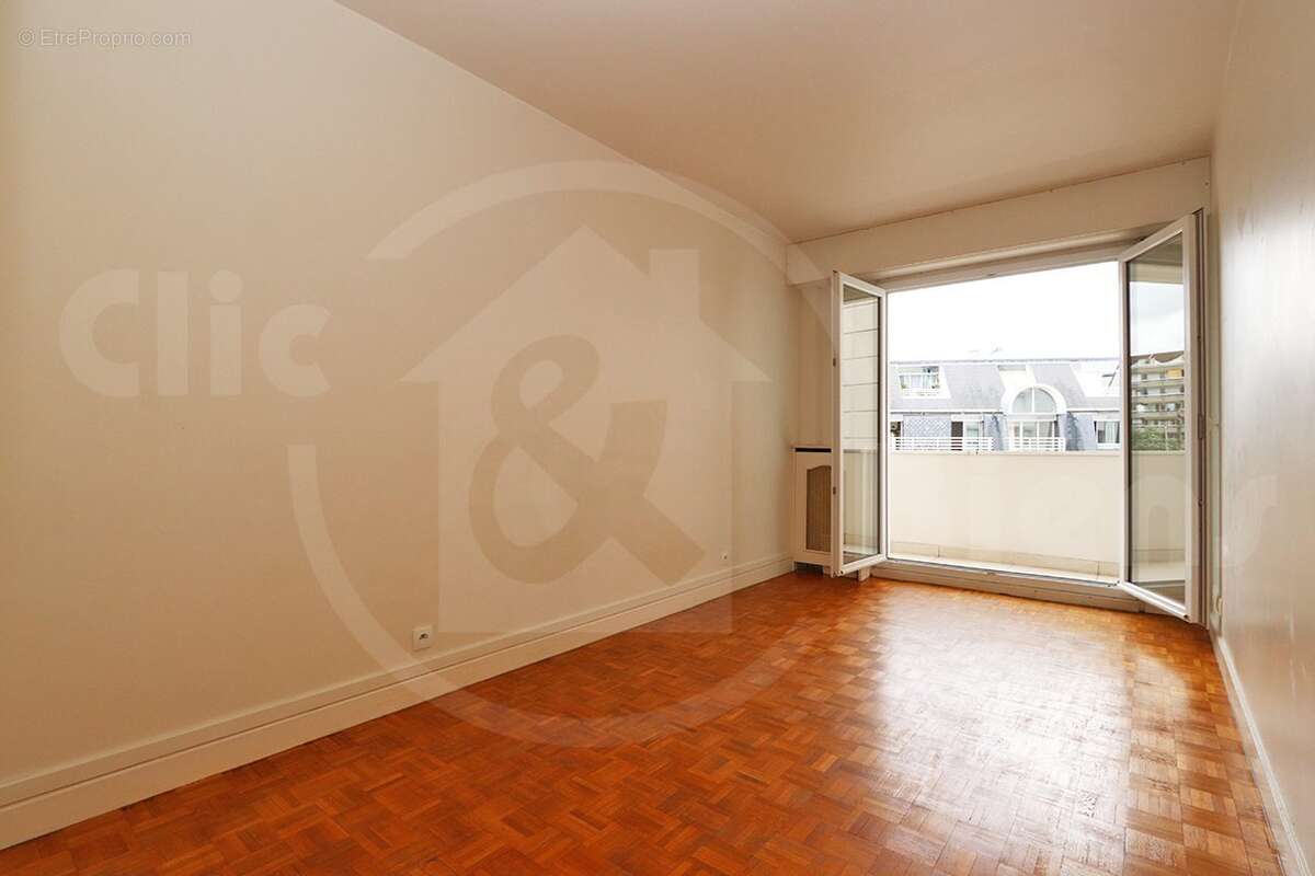 p1-06-2025 - Appartement à PARIS-15E