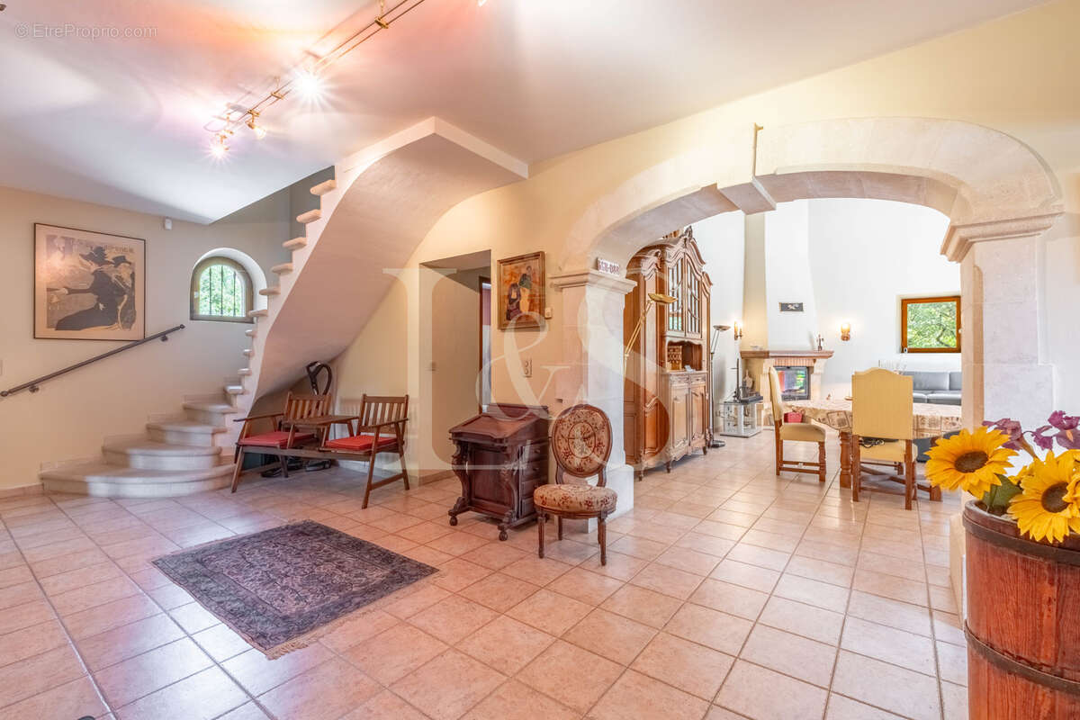 Maison à GRIGNAN