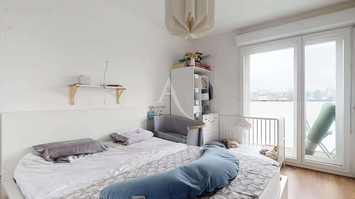 Appartement à ROSNY-SOUS-BOIS