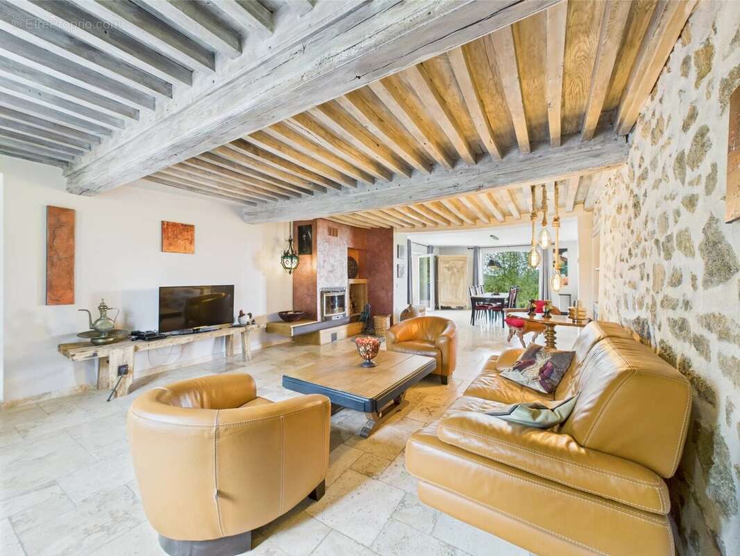 Maison à DUN-LES-PLACES