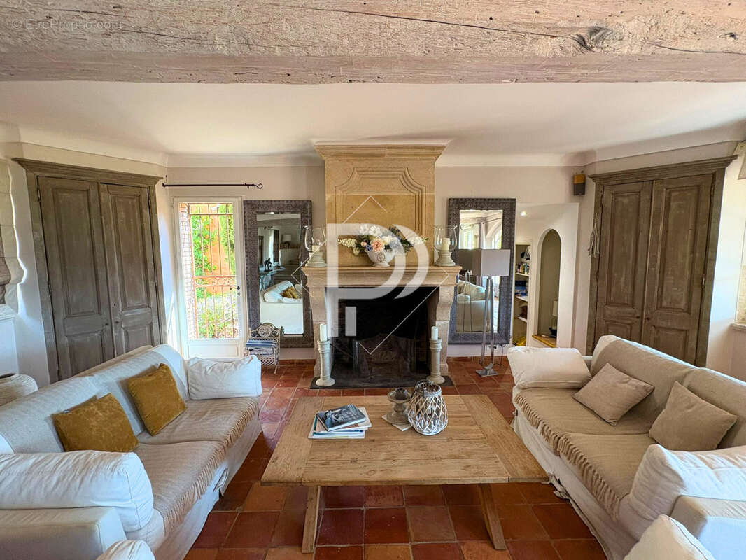 Maison à PLAN-DE-LA-TOUR