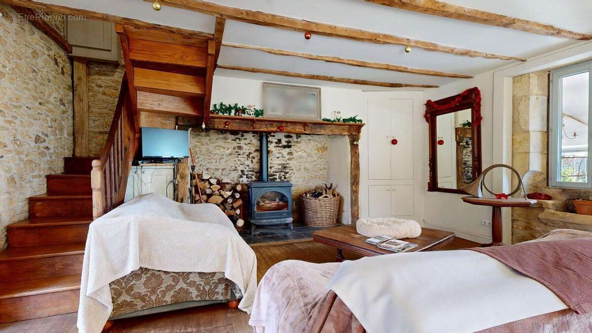 Maisontresbellevue3chambresunbureaupiscineetdepend - Maison à BESSE