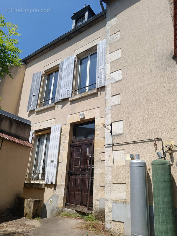 Maison à SANCERGUES