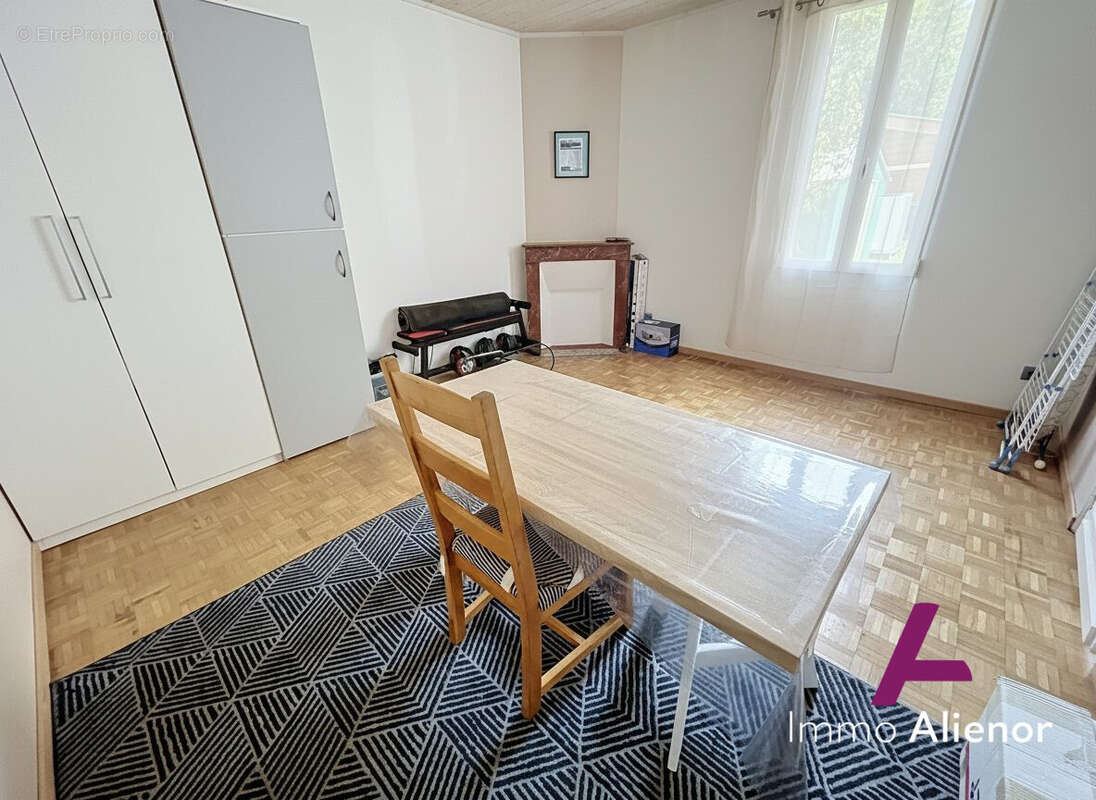 Maison 143 m² à Belin-Beliet  - photo 7