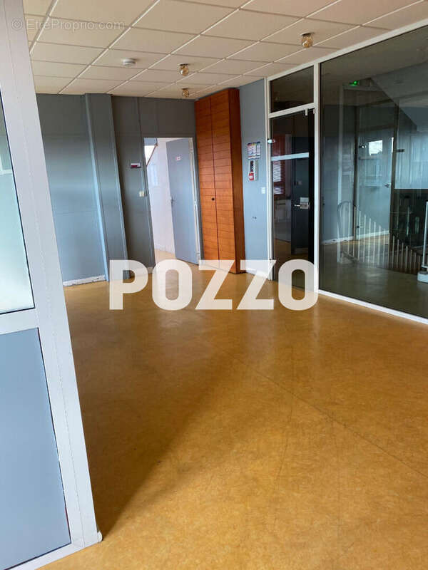 Commerce à QUERQUEVILLE