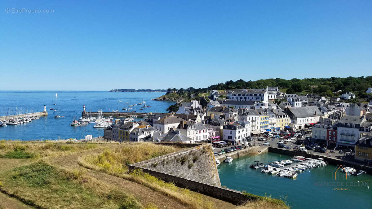 Appartement traversant à vendre à Le Palais - Lumière, vue et standing au coeur de Belle-Île-en-Mer - photo 15