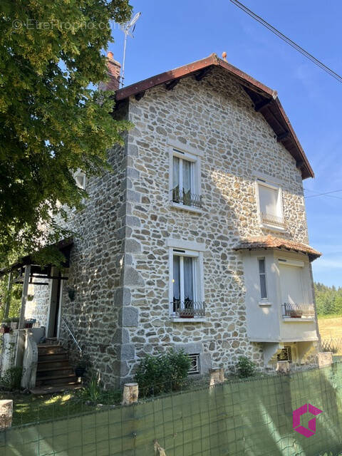 Maison à DORANGES