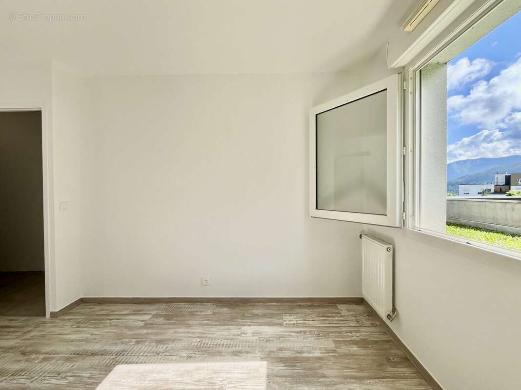 Appartement 63 m² à Quintal  - photo 4