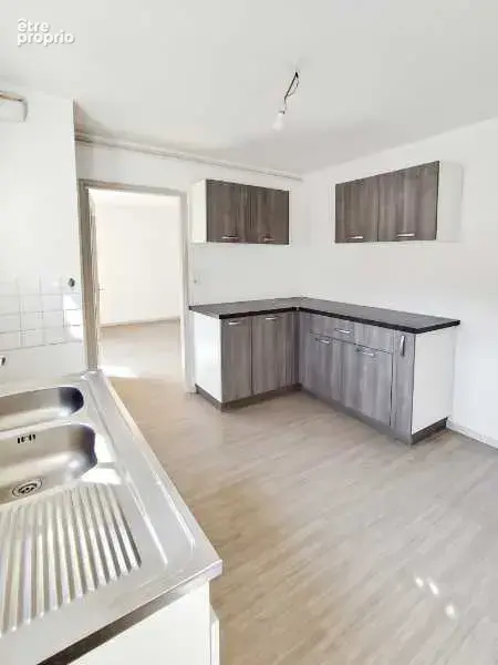 Appartement 83 m² à Mezire  - photo 3