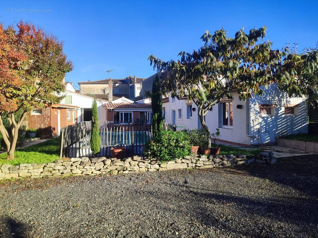 Maison à SAINT-CIERS-SUR-GIRONDE