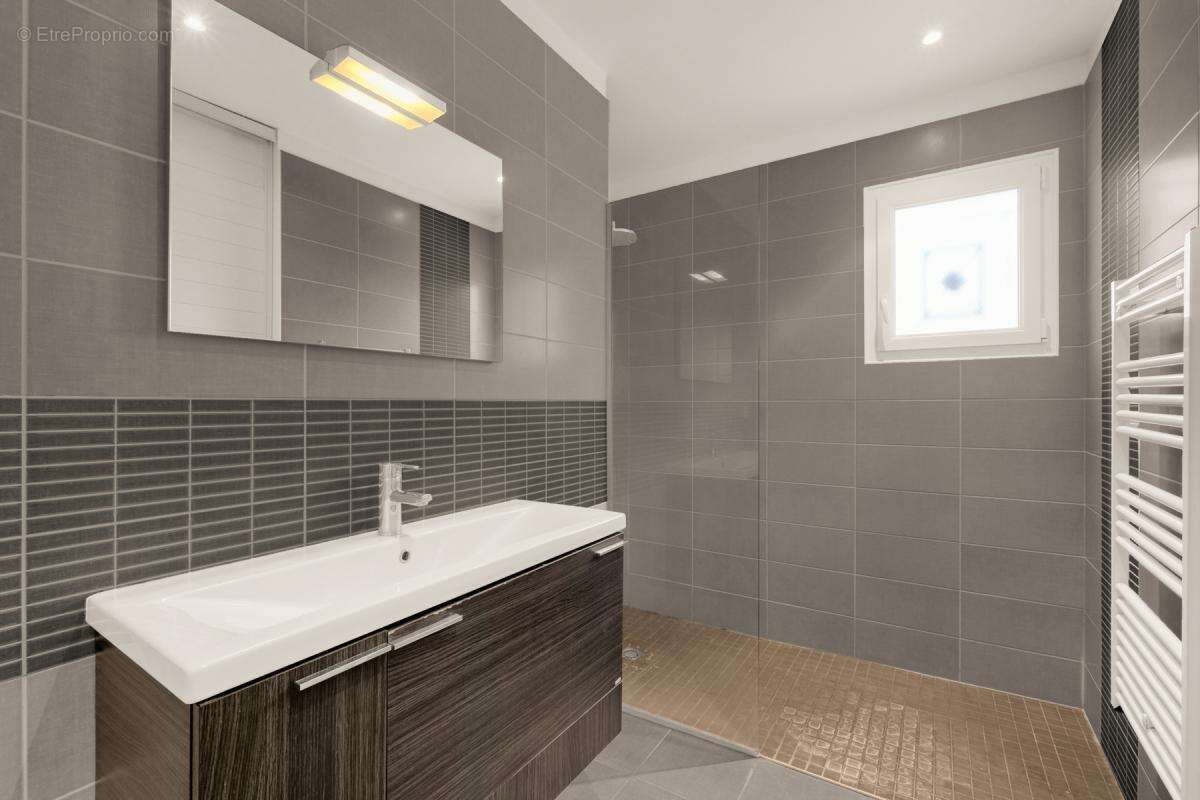 Maison à LA SALVETAT-SAINT-GILLES