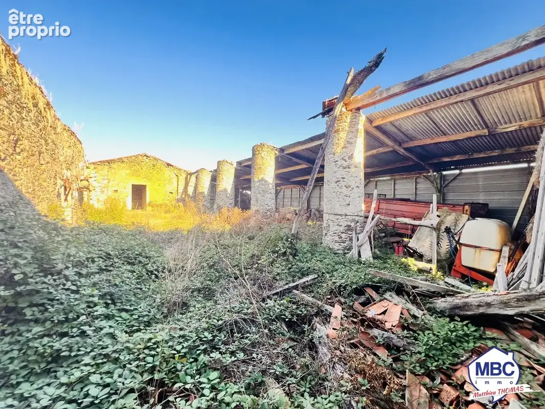 Longère de 192 m² avec grange, étang et forêt sur 2 hectares. - photo 8
