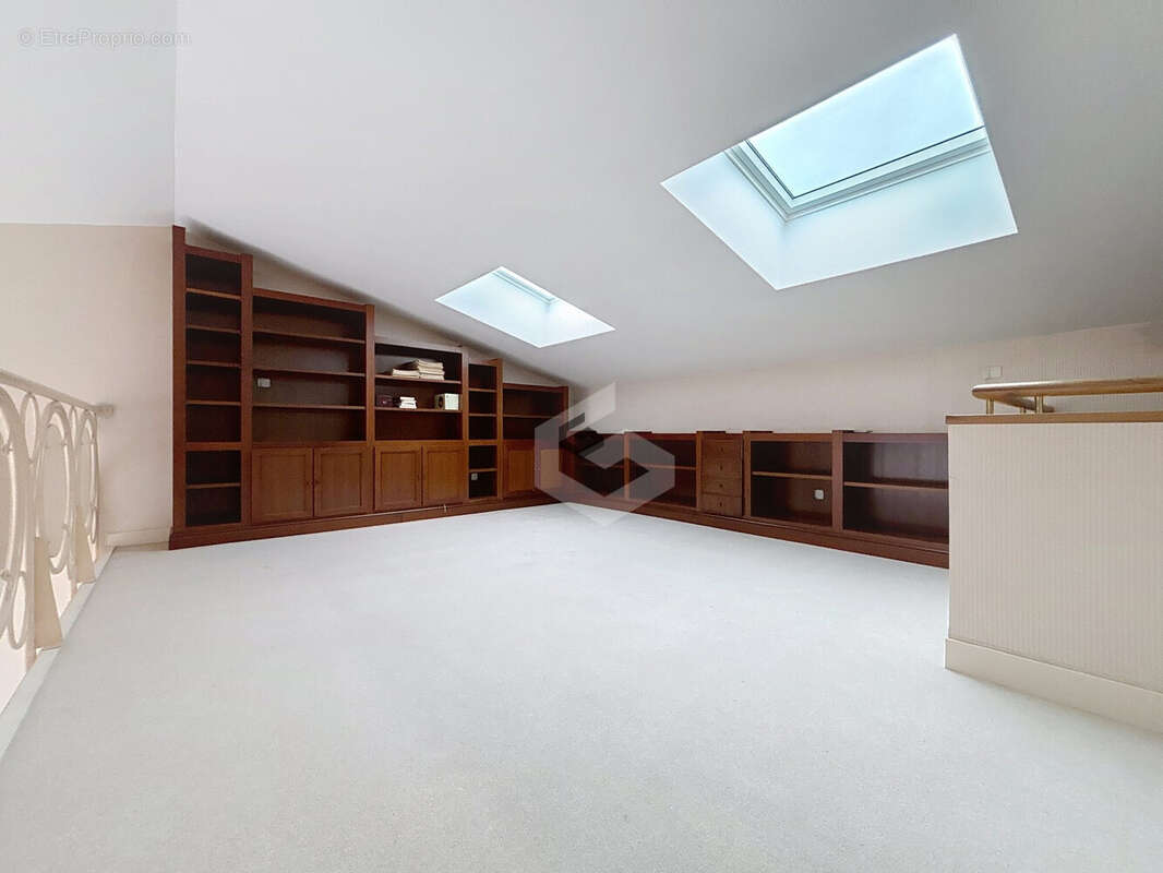MEZZANINE - Appartement à REIMS