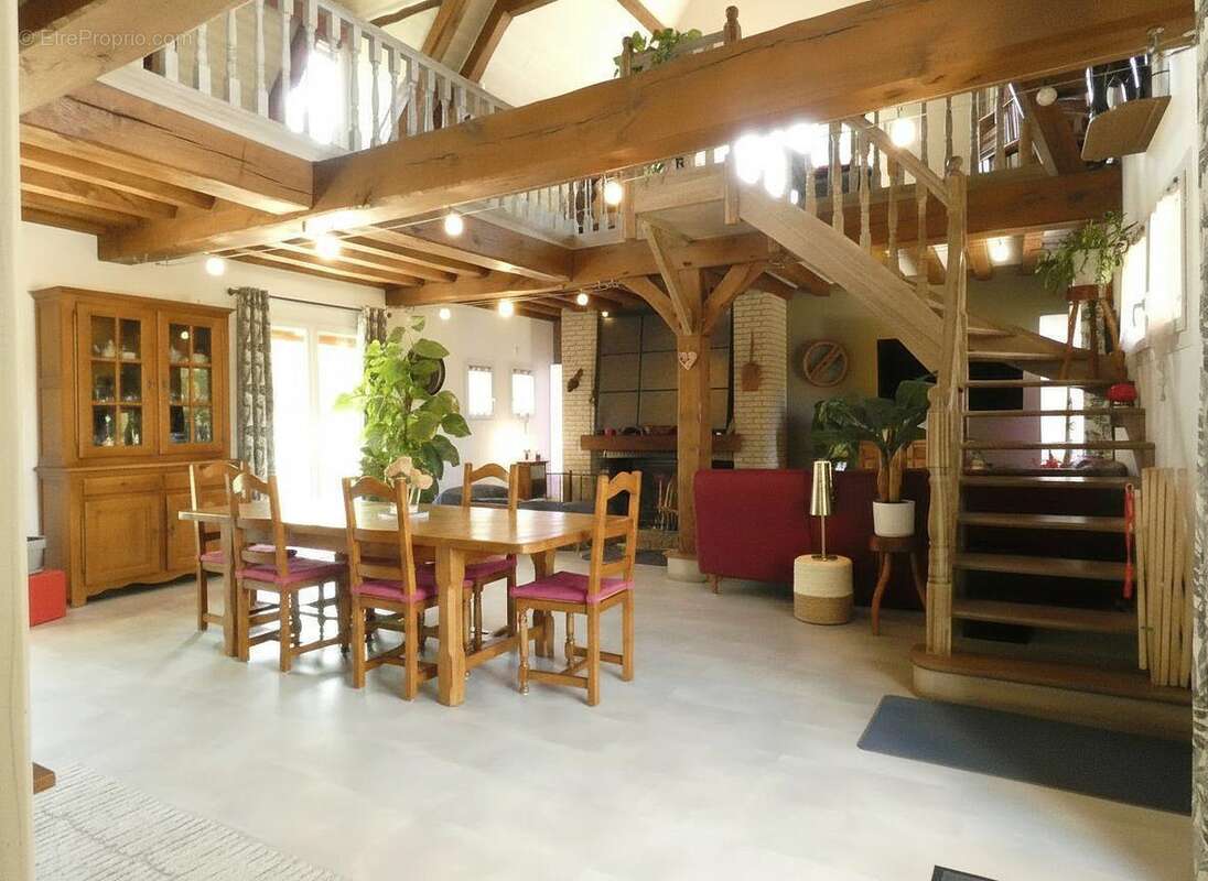 Maison 219 m² à Chateauneuf-Sur-Loire  - photo 4