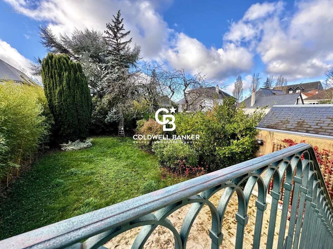 Maison à SAINT-CYR-SUR-LOIRE