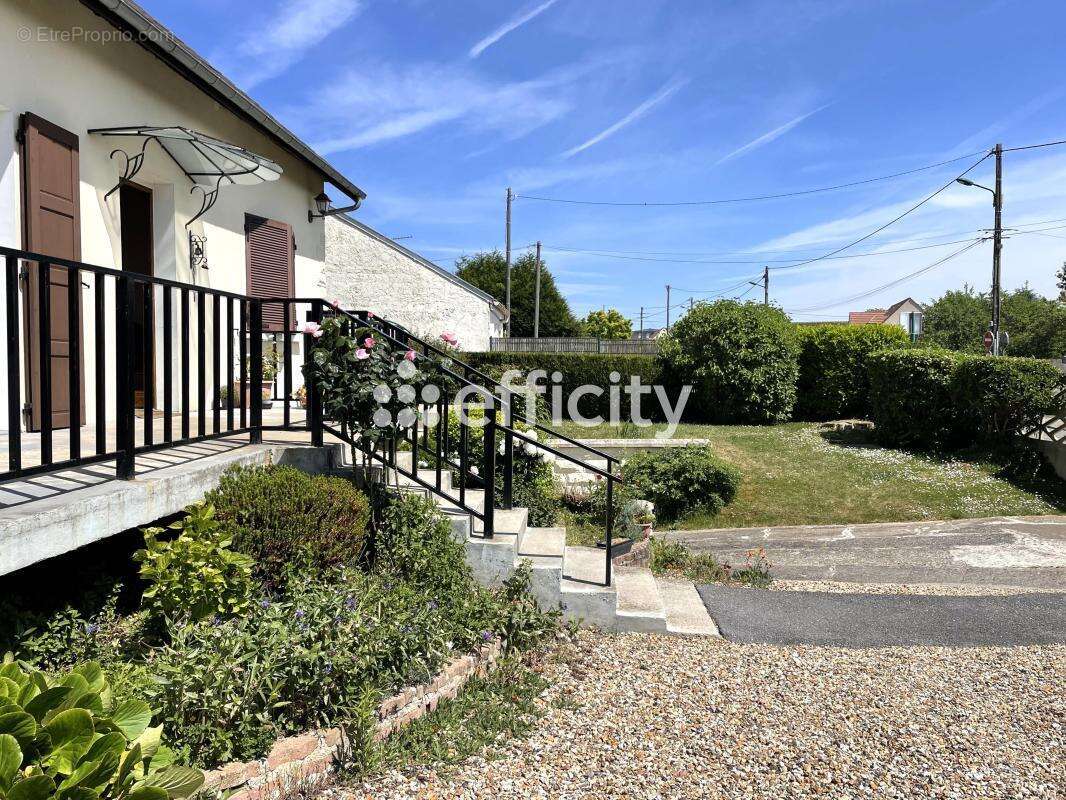 Maison à SAINTE-GENEVIEVE