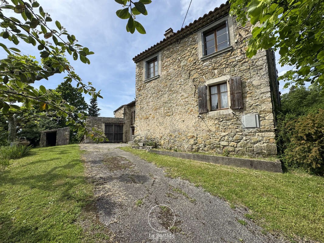 Ferme avec terrains et dépendances à rénover - SOYANS - photo 2
