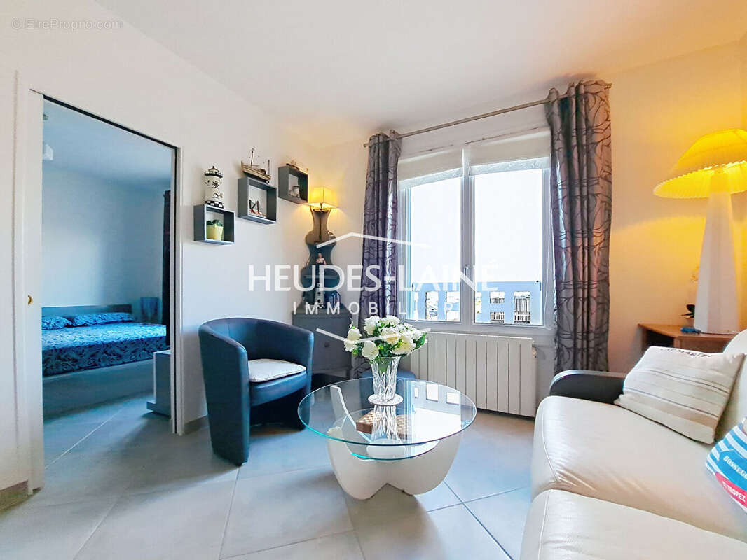 Appartement à DONVILLE-LES-BAINS
