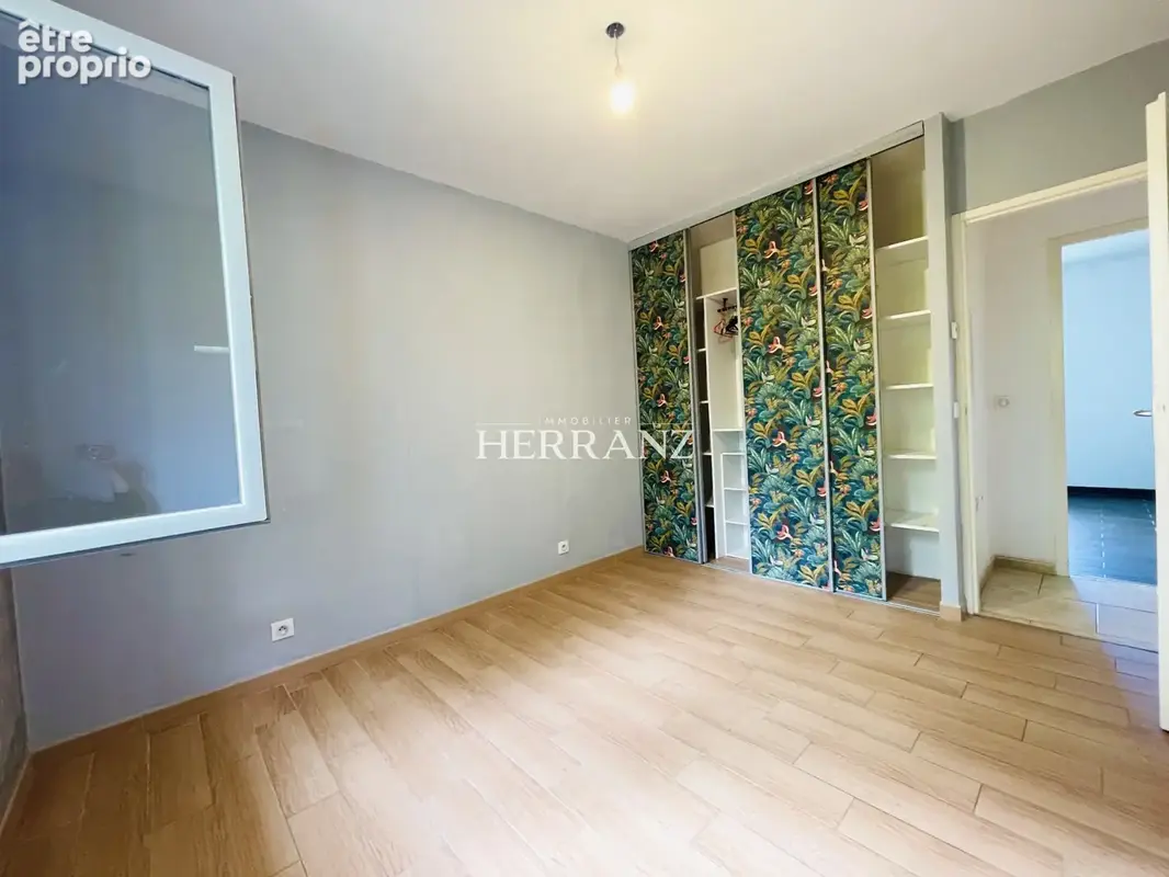 Maison familiale de plain-pied de 135 m2, 4 chambres, garage de 55 m2 et jardin de 2 000 m2 - photo 9