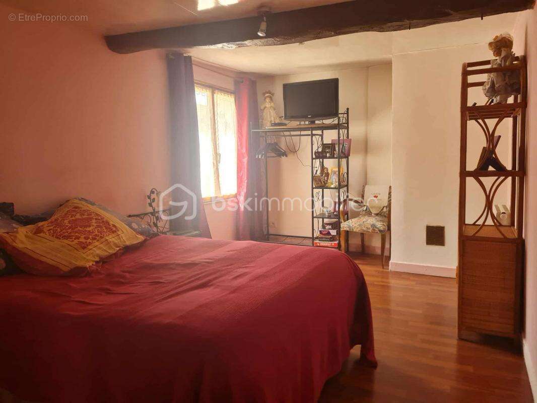 Maison à NEUILLY-SAINT-FRONT