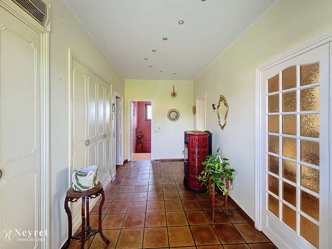 Maison à CHARLY