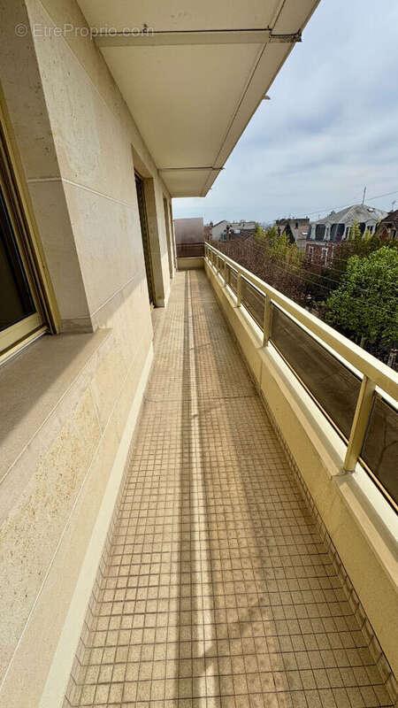 Appartement à ENGHIEN-LES-BAINS