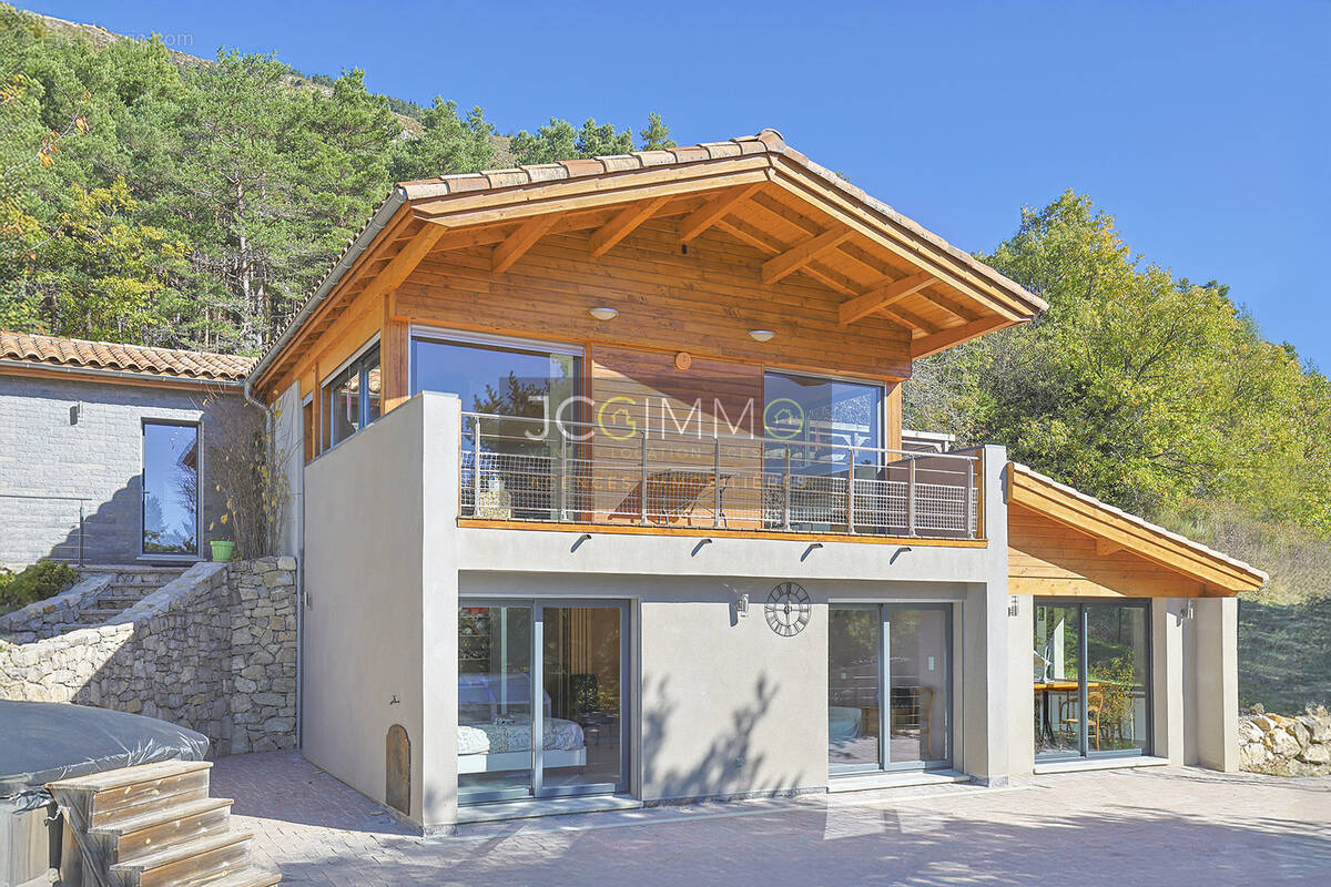 Maison à PEYROULES