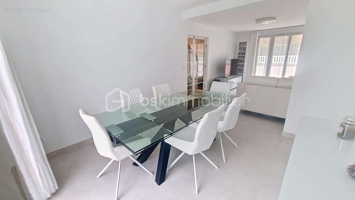 Maison à CLAYE-SOUILLY