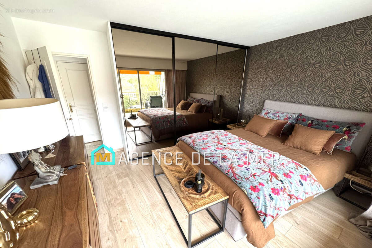 Appartement à MANDELIEU-LA-NAPOULE