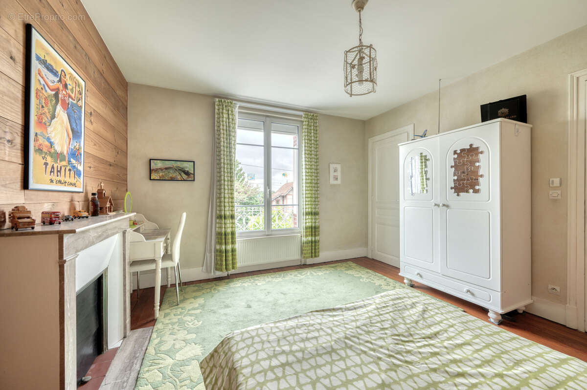 Maison à BONNIERES-SUR-SEINE