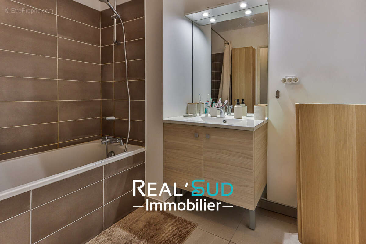 Appartement à MARSEILLE-9E