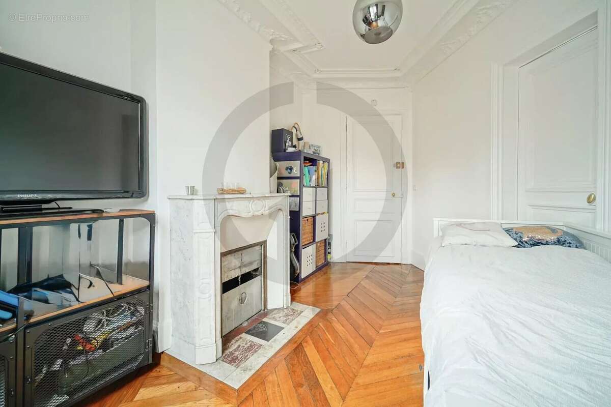 Appartement à PARIS-8E