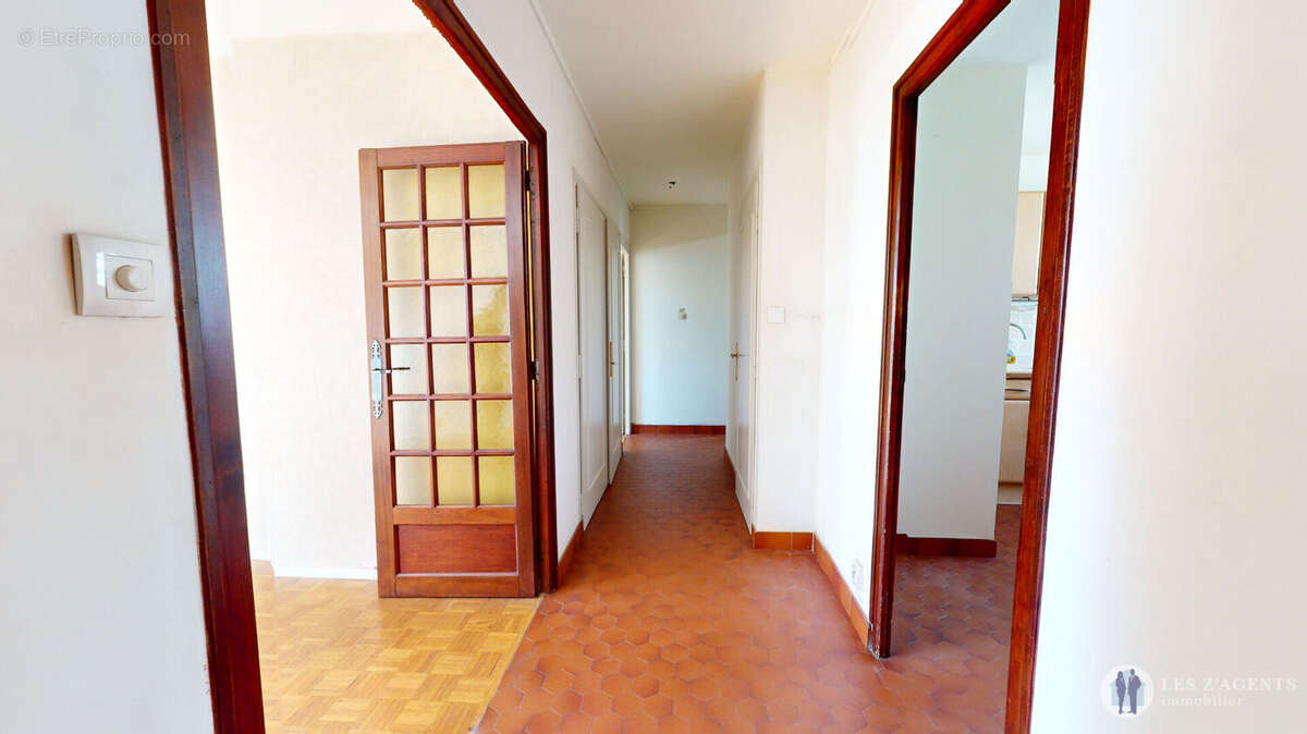 Appartement à SAINT-MARTIN-D'HERES