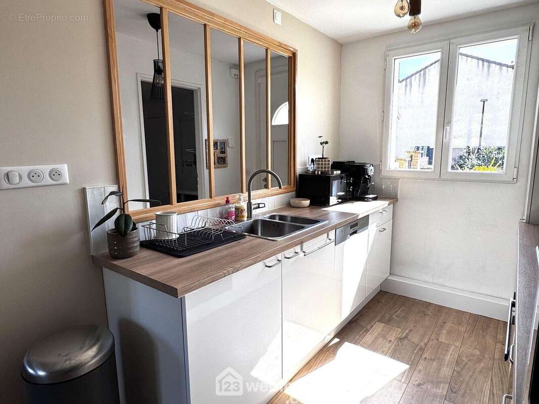 ... avec verrière donnant sur l'entrée - Maison à LISSES