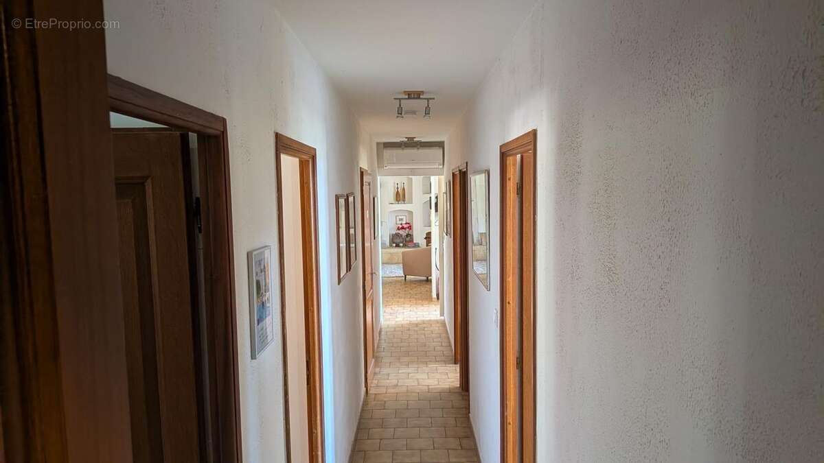Maison de plain pied - 140m ² - photo 14