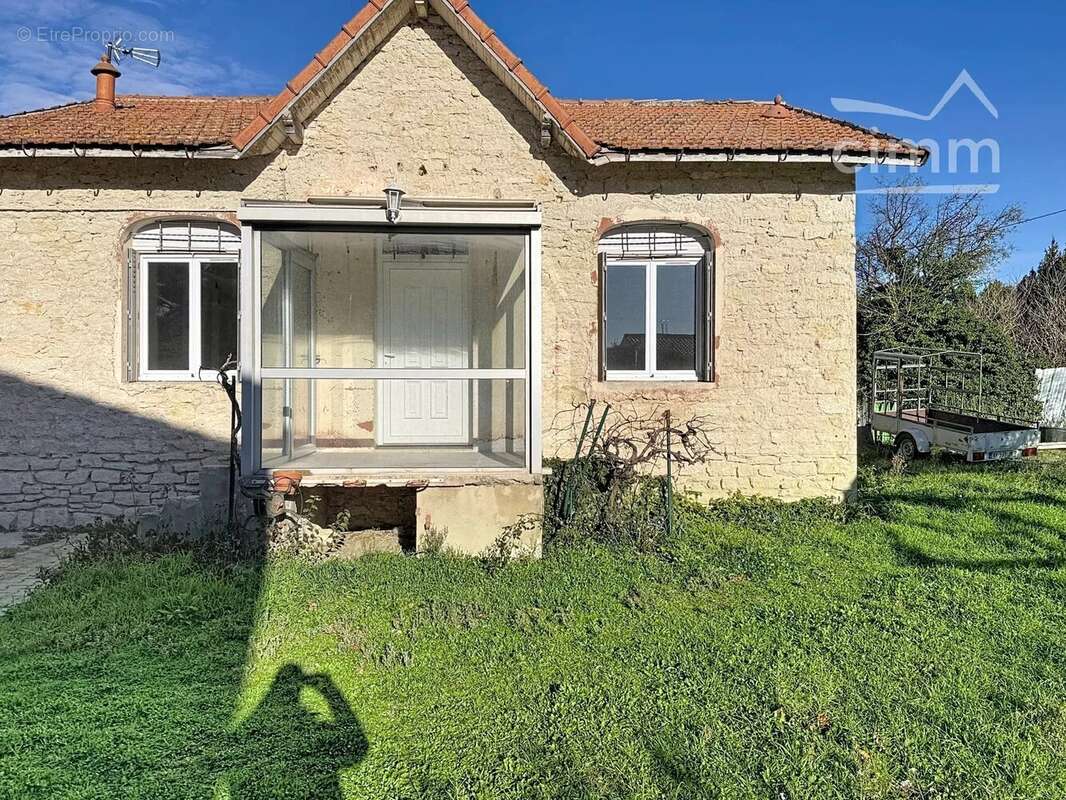 Maison à PERNES-LES-FONTAINES