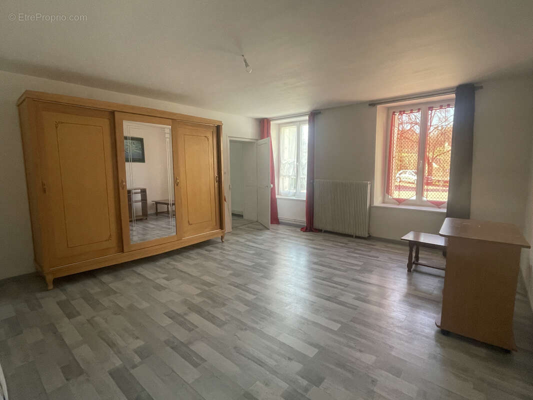 Appartement à VEZELISE